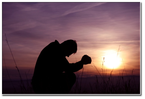 pria berdoa